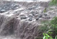 Banjir lahar dingin Gunung Semeru menerjang sejumlah jembatan hingga menyebabkan kerusakan parah di Kabupaten Lumajang, Jawa Timur, Jumat 7 Juli 2023/IST.