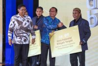 Penghargaan Program Desa BRILiaN 2023 bidang SDG's kategori Desa Potensial Wilayah Tengah diraih oleh Desa Wawowae, Ngada, Nusa Tenggara Timur (NTT). (Dok. BRI)